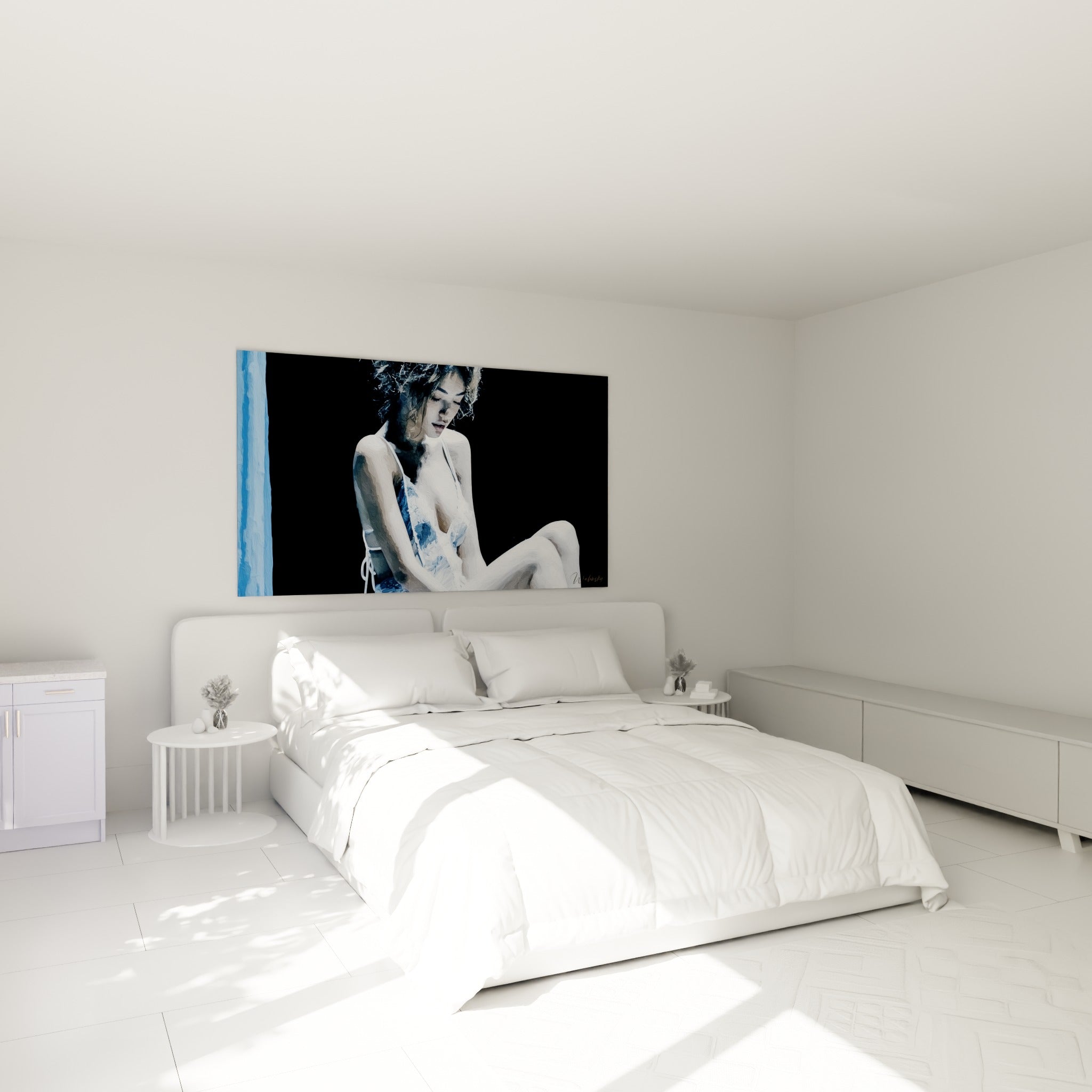 Silhouette repliée en bleu et blanc au-dessus d'un lit dans une chambre claire