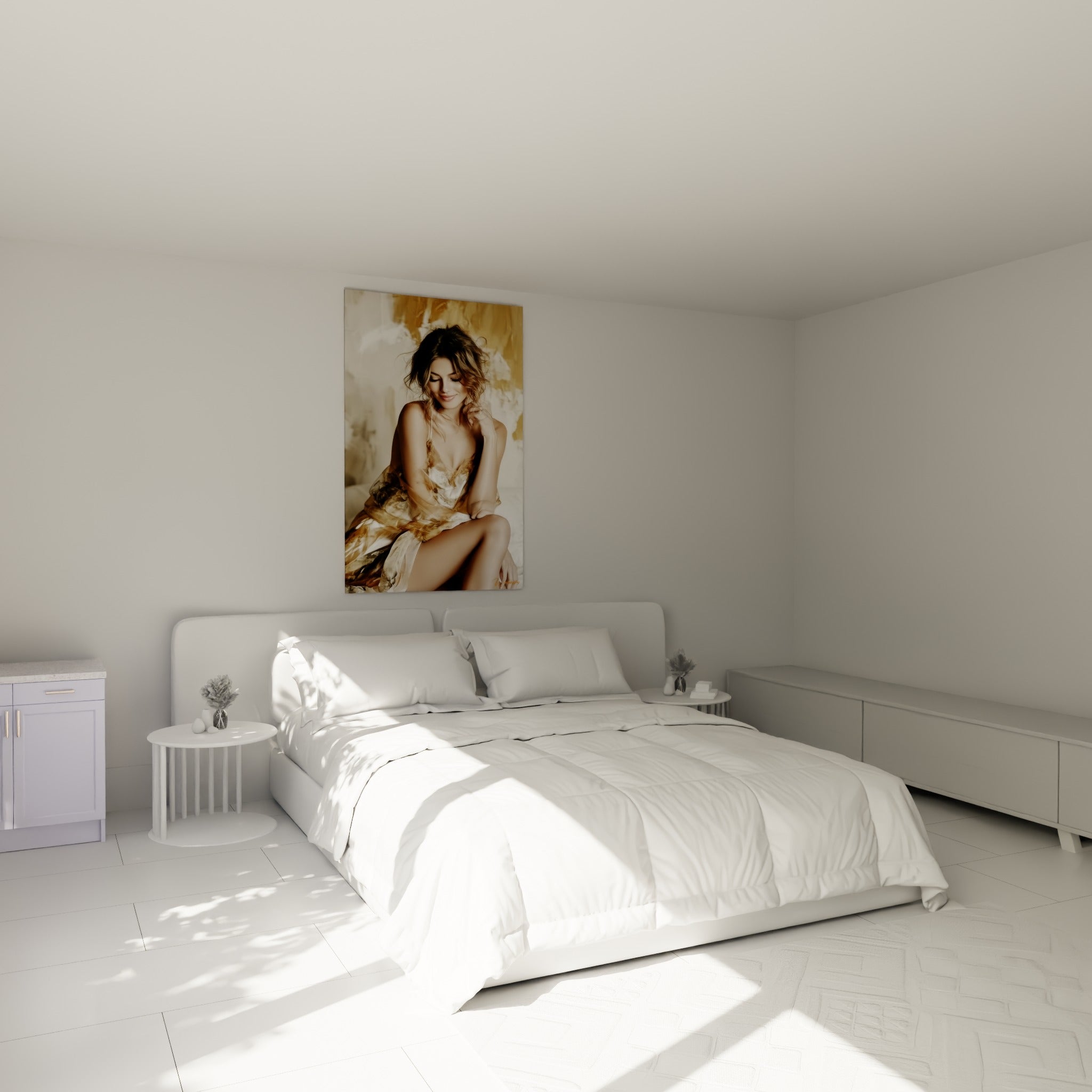 Portrait sensuel doré et beige d'une femme drapée au-dessus d'un lit dans une chambre claire