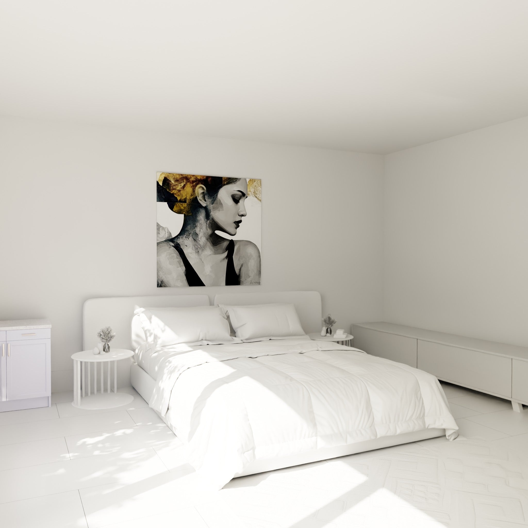 Portrait sensuel noir et or d'une femme de profil, accroché au-dessus d'un lit dans une chambre claire