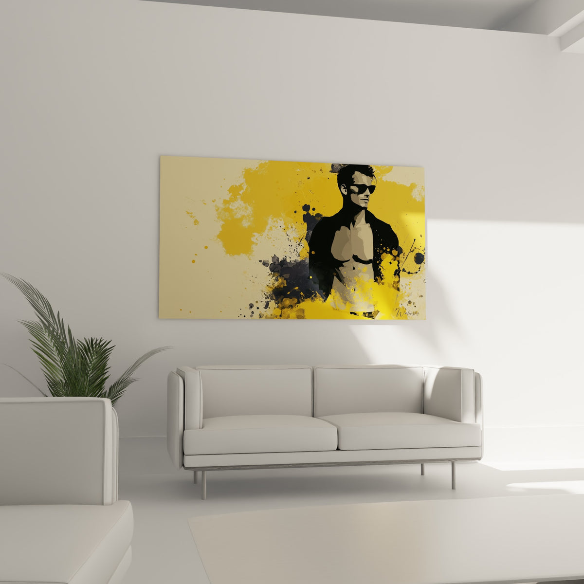 Portrait viril jaune moutarde et noir, veste entrouverte, positionné au-dessus d'un canapé dans un salon lumineux