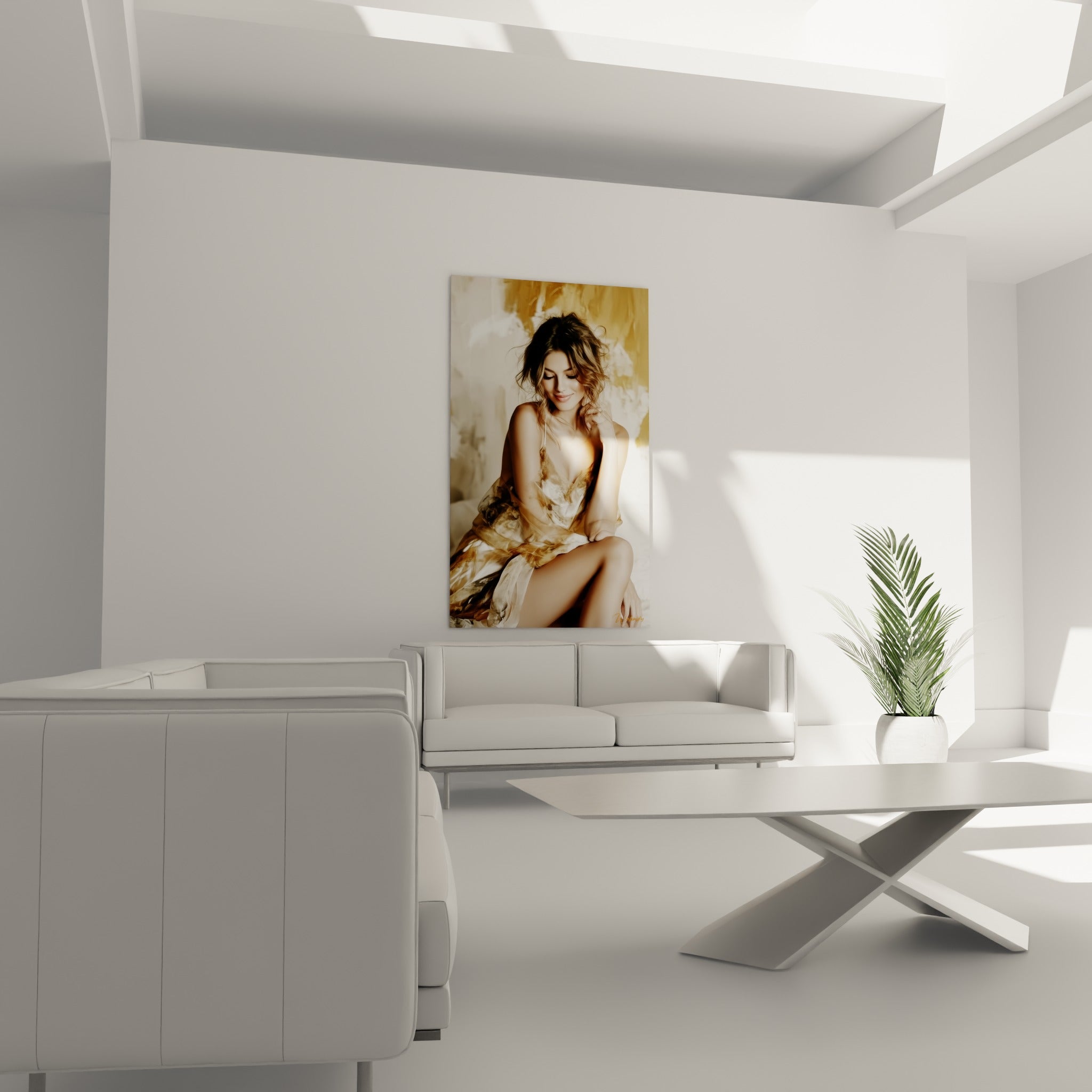 Silhouette féminine en soie dorée et brun clair au-dessus d'un canapé dans un salon lumineux