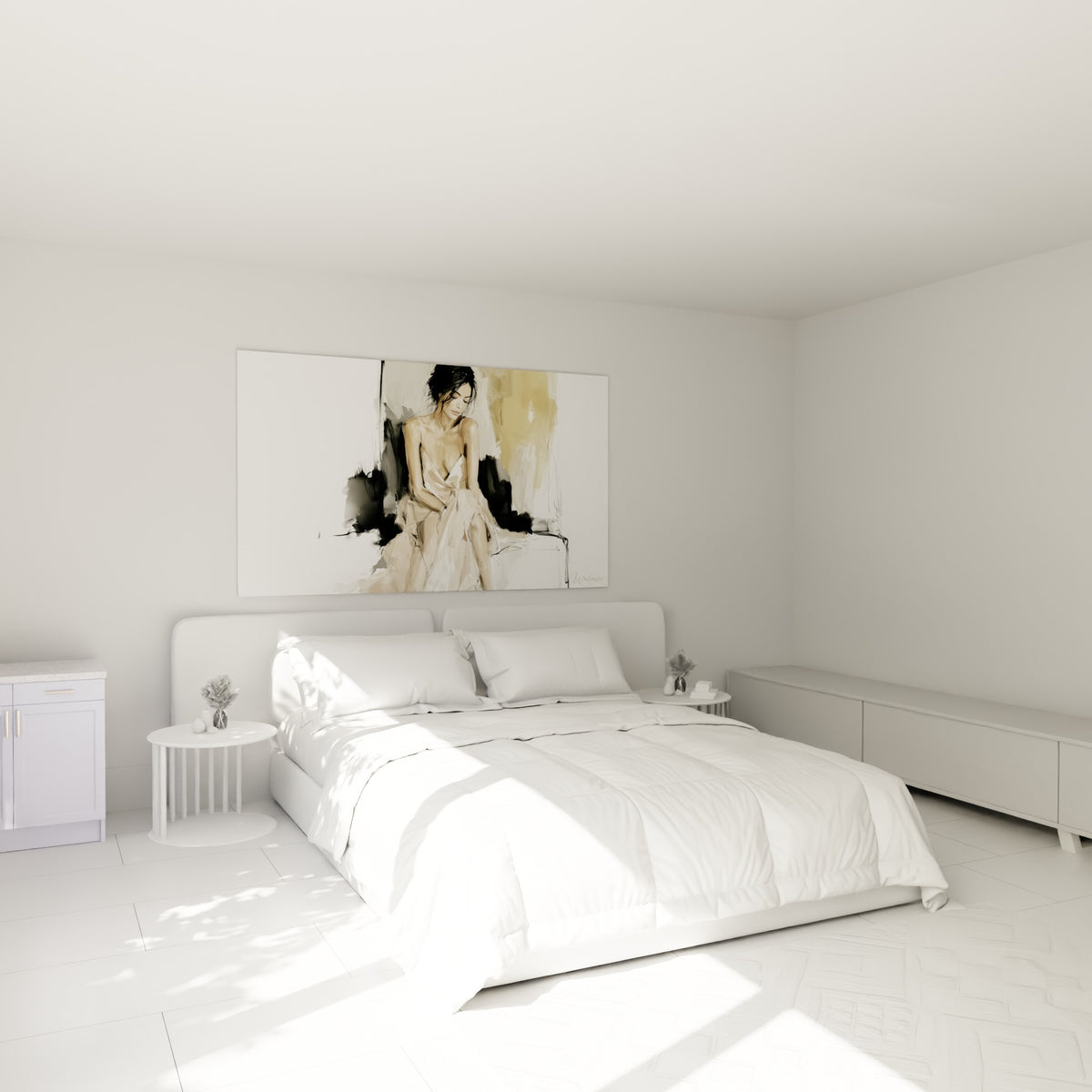 Silhouette drapée en beige et noir, posture recueillie, au-dessus d'un lit dans une chambre claire