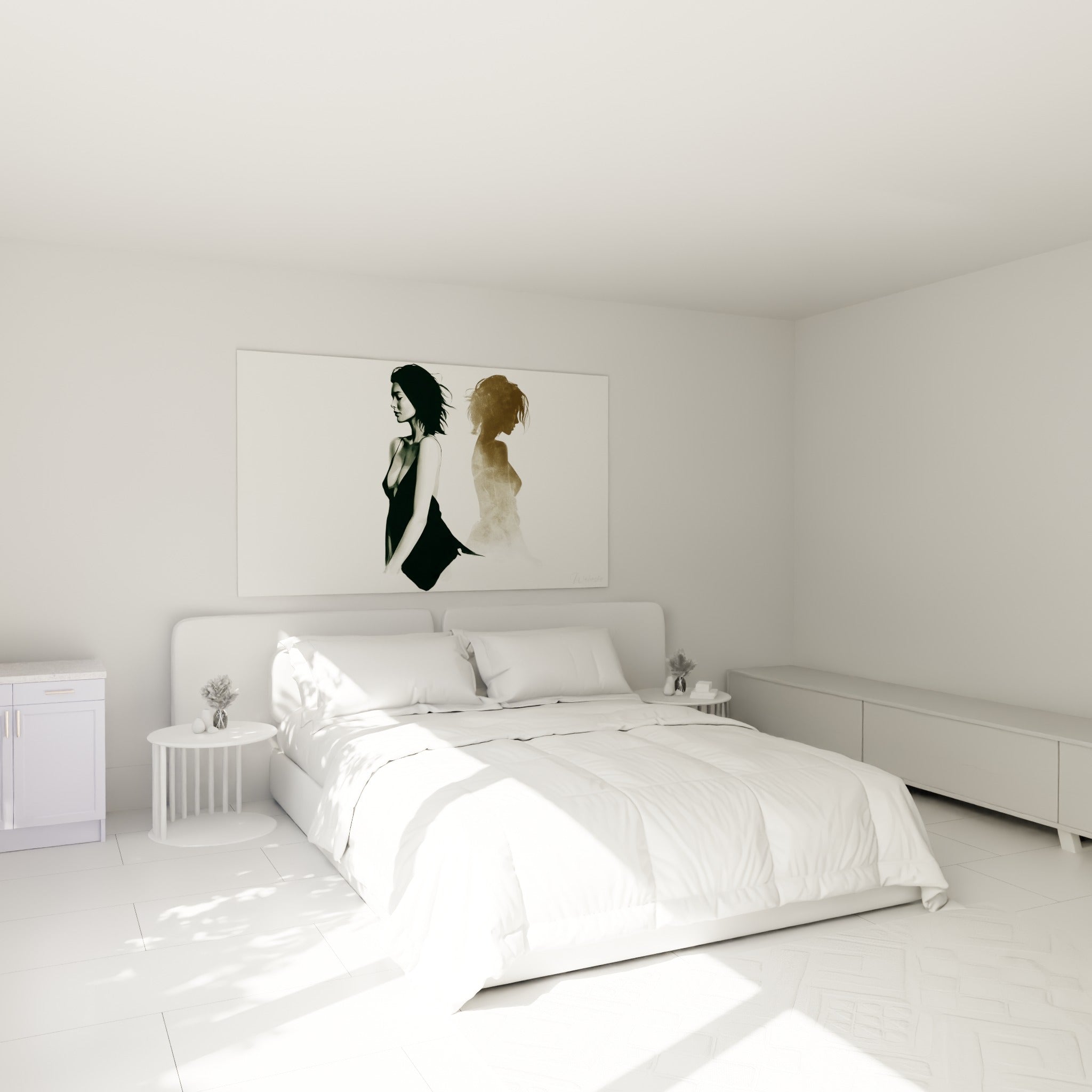 Silhouette noire et dorée d'une femme de profil, accrochée au-dessus d'un lit dans une chambre claire