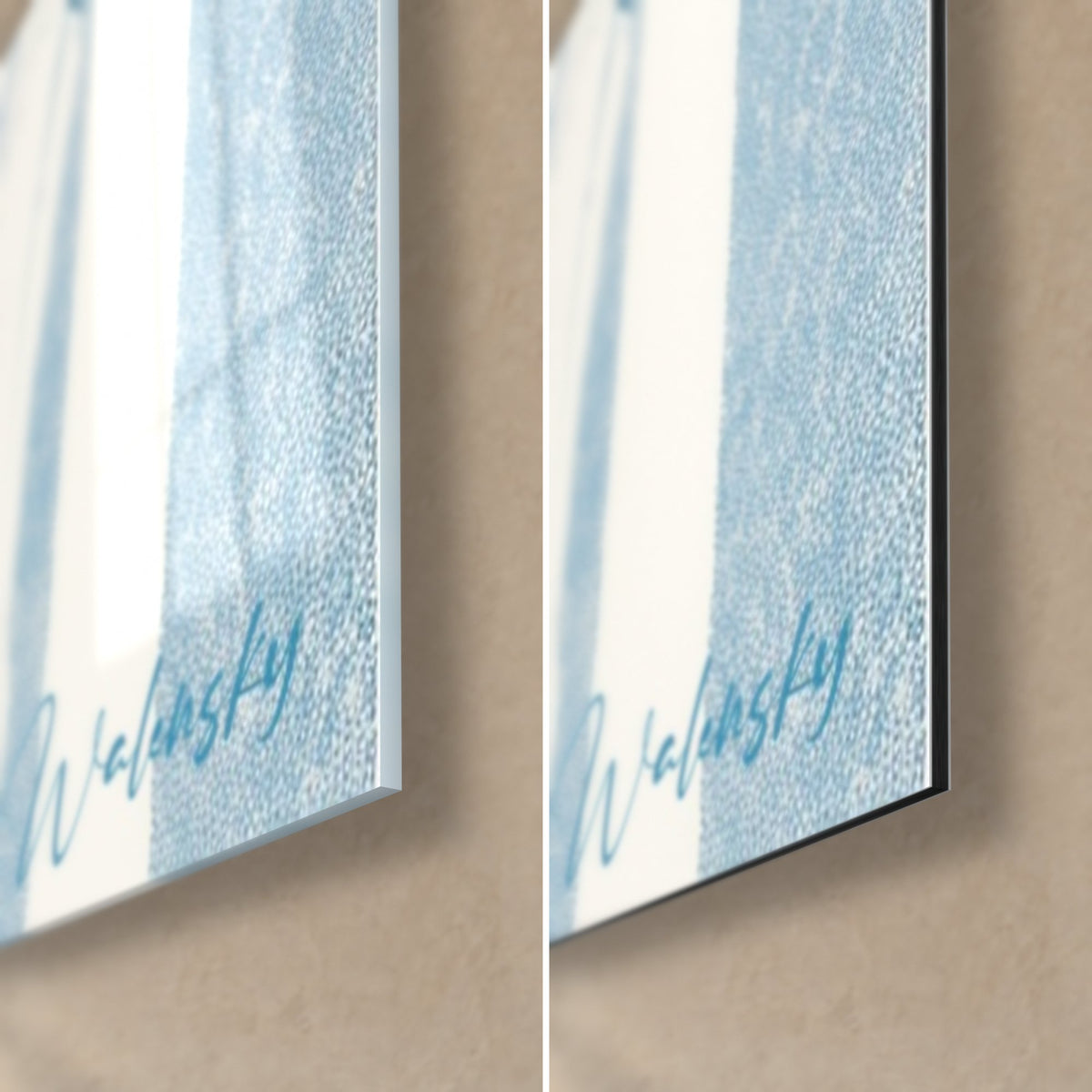 Quadro donna in camicia da notte blu, in basso a destra: vetro acrilico lucido con riflessi, alluminio Dibond opaco bianco e azzurro cielo, firma Walensky