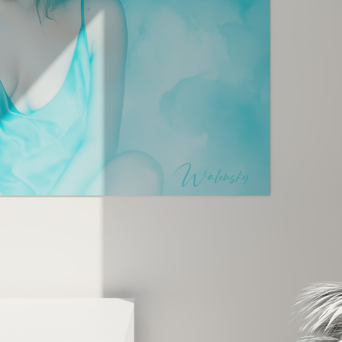 Empâtements bleu turquoise et blanc givré se mêlant en volutes sur la toile, effet aquarelle texturé