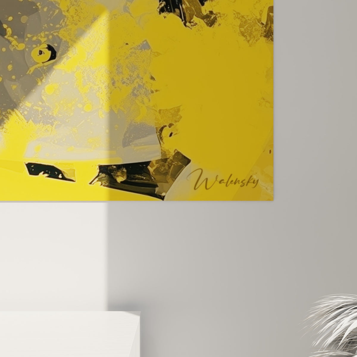 Empâtements dorés et coulures beige se mêlant au noir profond sur ce tableau sexy pop art texturé