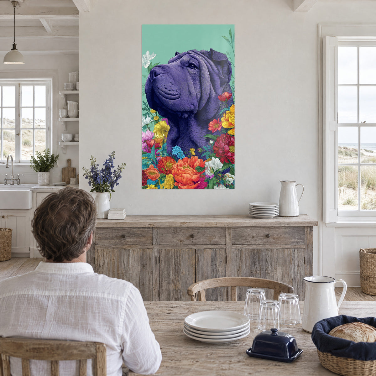 Quadro incisione di un cane rugoso porpora su sfondo menta, peonie corallo, di fronte a un tavolo in legno chiaro sul mare