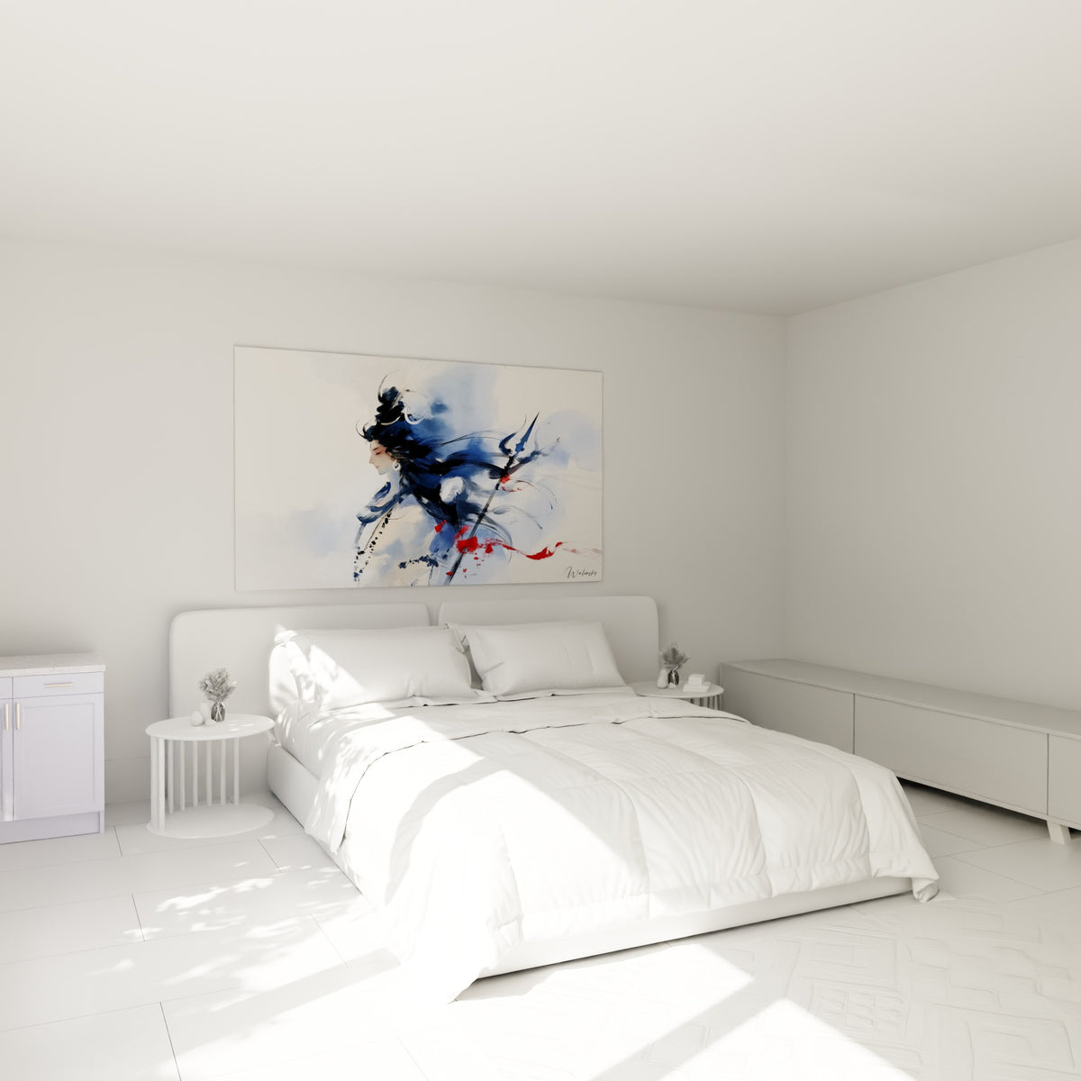 Divinité Shiva en bleu indigo et touches rouges, accrochée au-dessus d'un lit dans une chambre claire