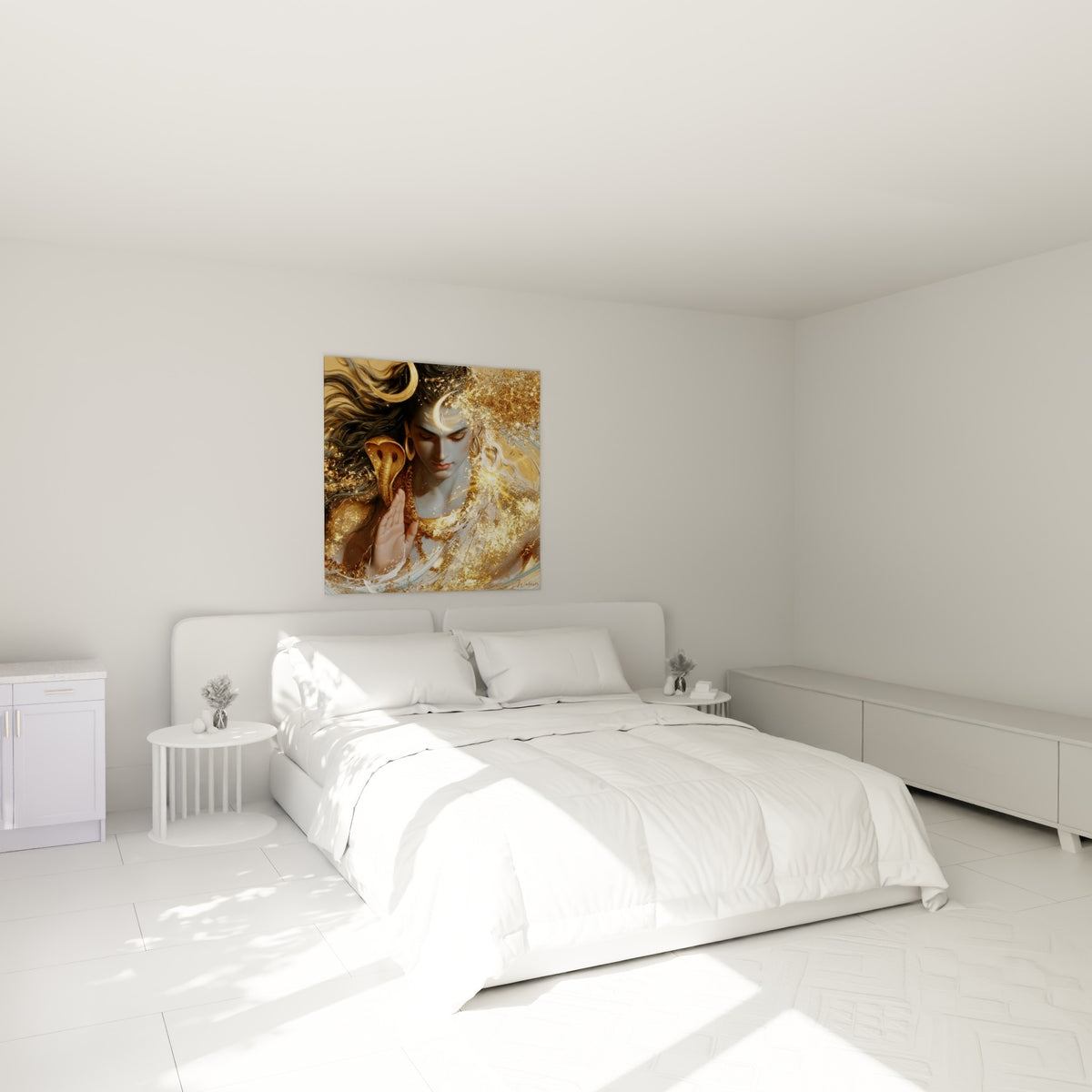 Divinité Shiva au front paré d'un croissant doré, au-dessus d'un lit dans une chambre claire