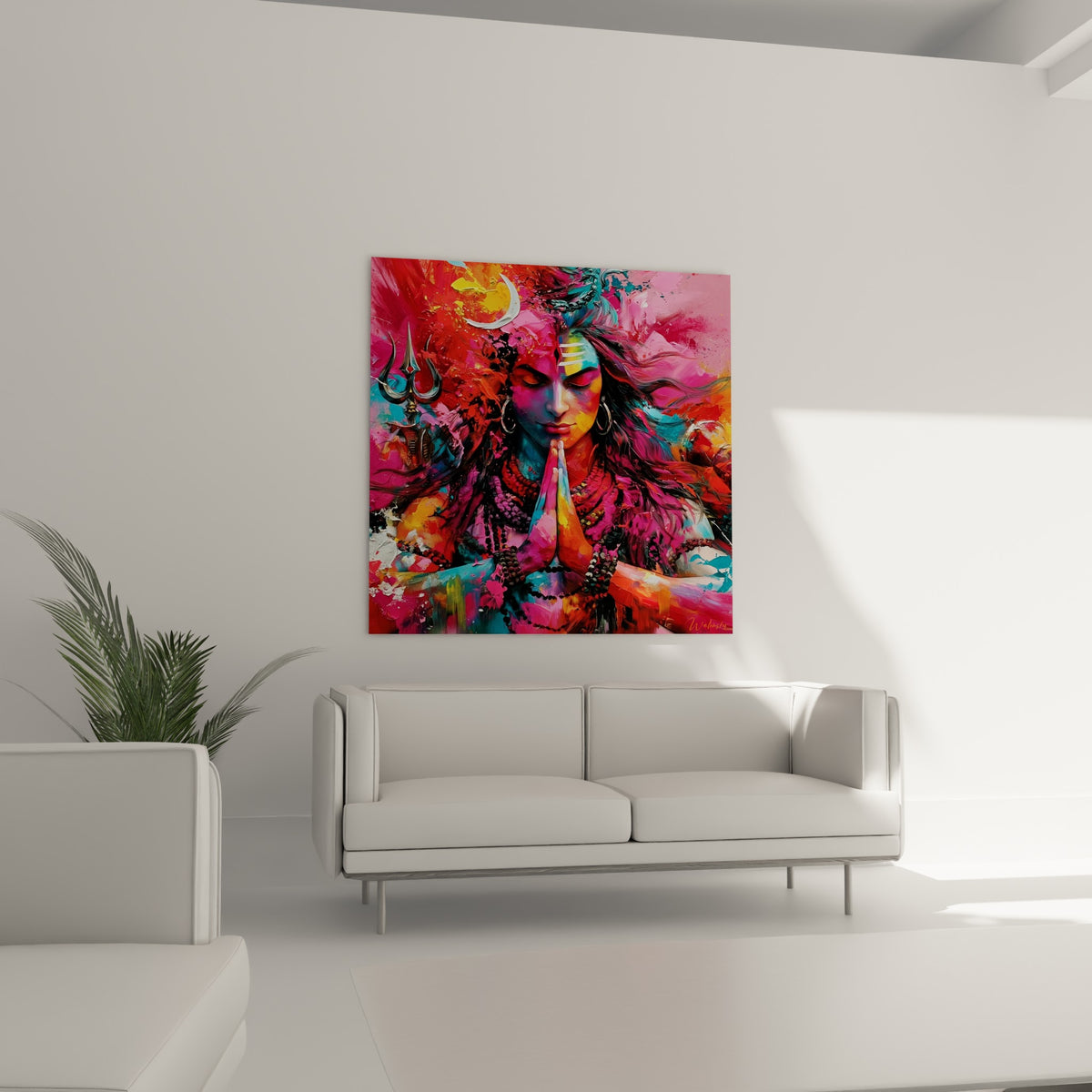 Shiva serein, colliers de perles noires et rouges, palette rose et dorée, au-dessus d'un canapé dans un salon lumineux