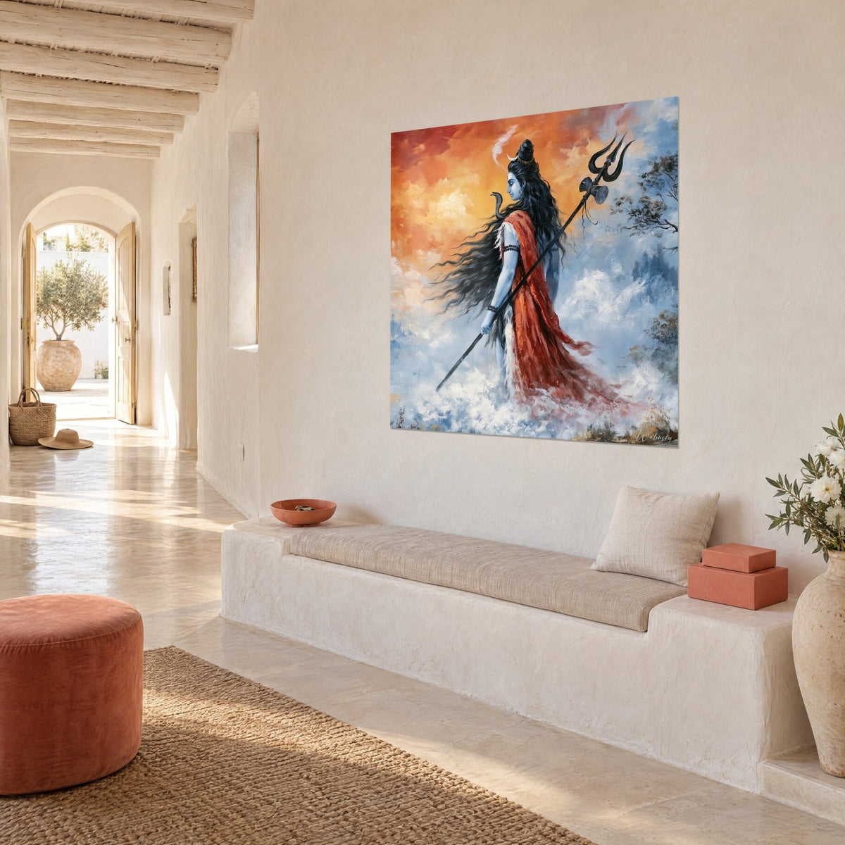 Tableau divinité hindoue de profil, sari rouge, brume blanche et ciel orange, accroché sur un mur blanc d'une maison méditerranéenne