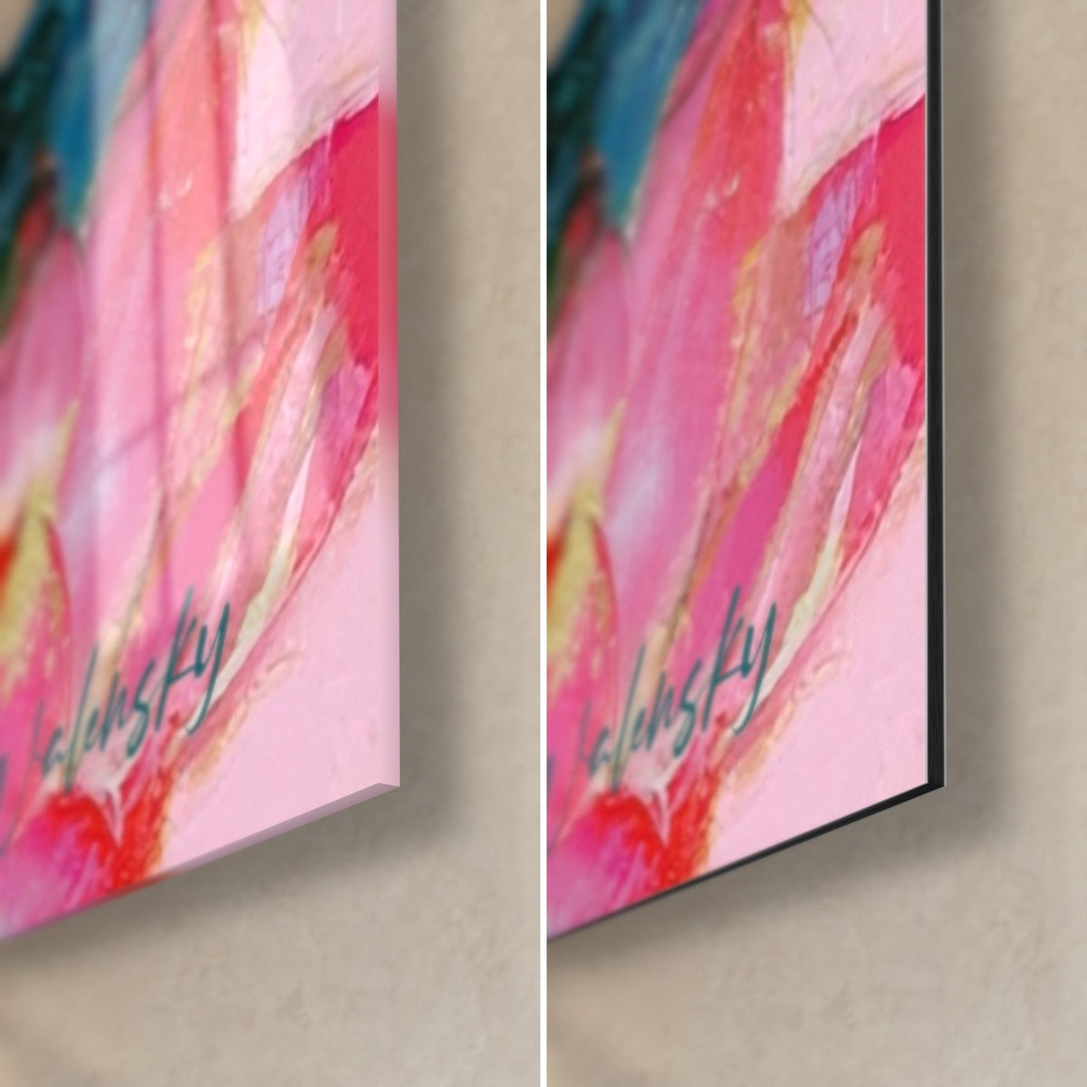 Quadro divinità dai tratti azzurrati, angolo in basso a destra: colature rosa e dorate, vetro lucido a sinistra, Dibond opaco a destra