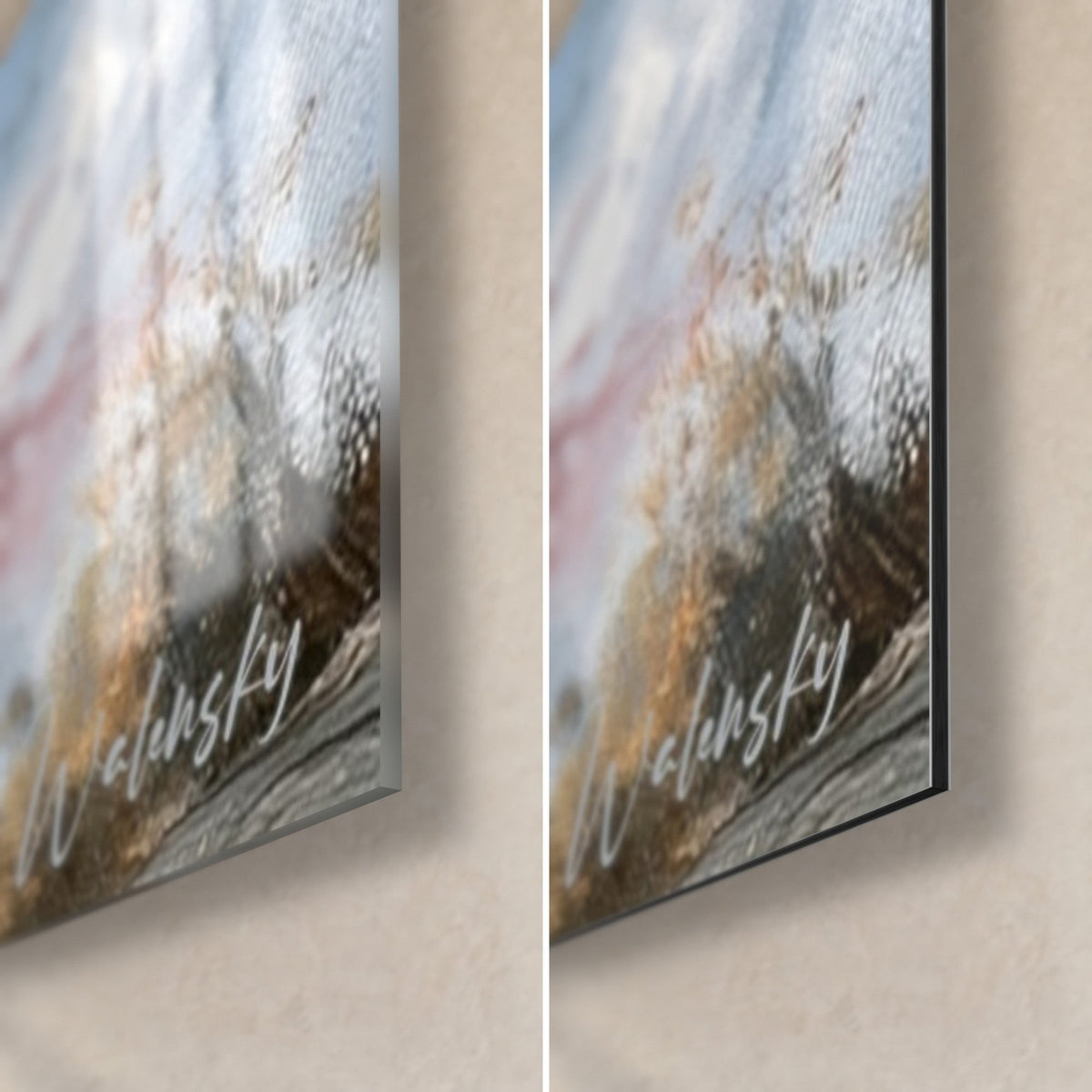 Tableau dieu au trident, coin bas droit : surface acrylique brillante à gauche, alu Dibond mat à droite, tranche de 3 mm et signature
