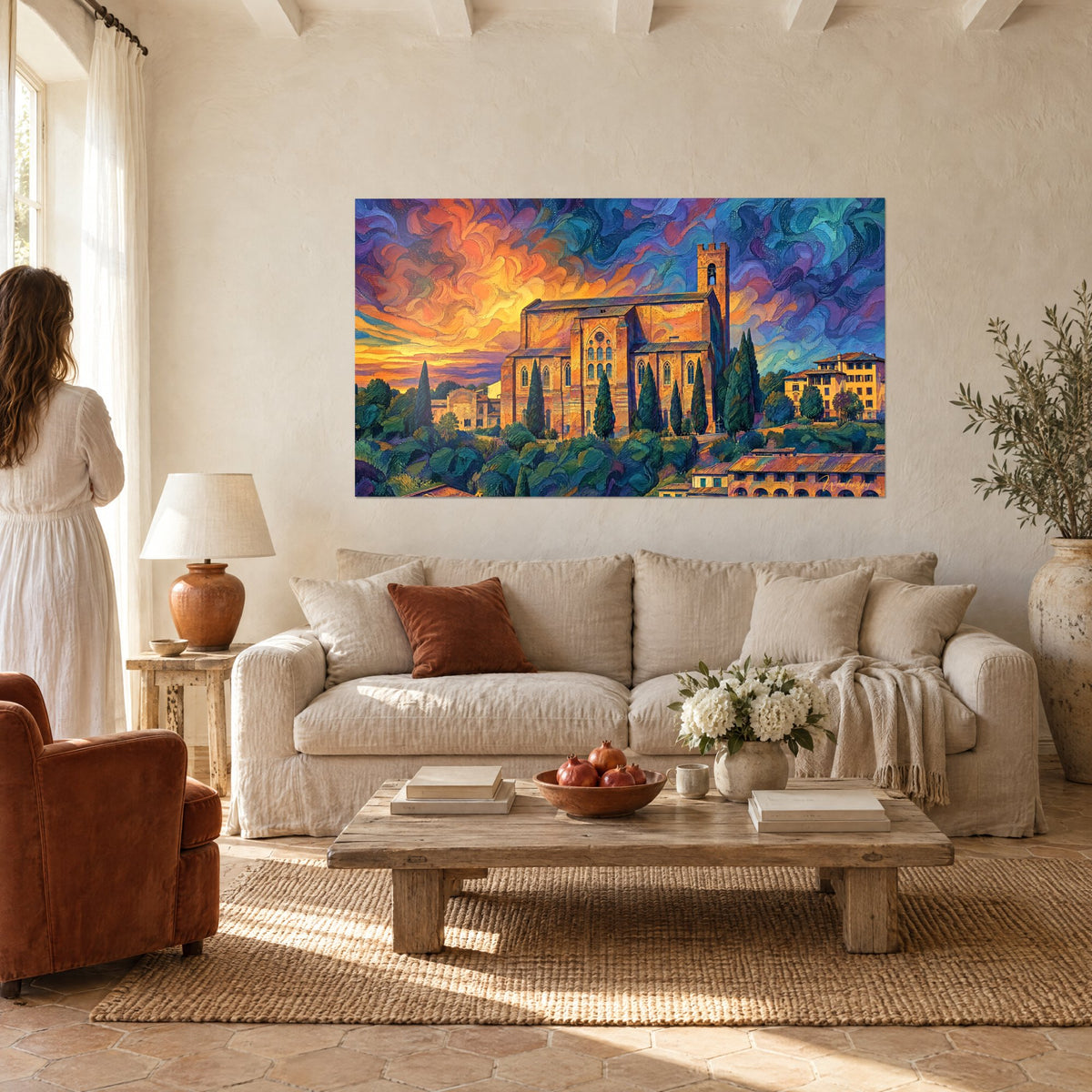 Tableau basilique de brique ocre sous un ciel orange et violet tourbillonnant, au-dessus d'un canapé dans un salon lumineux