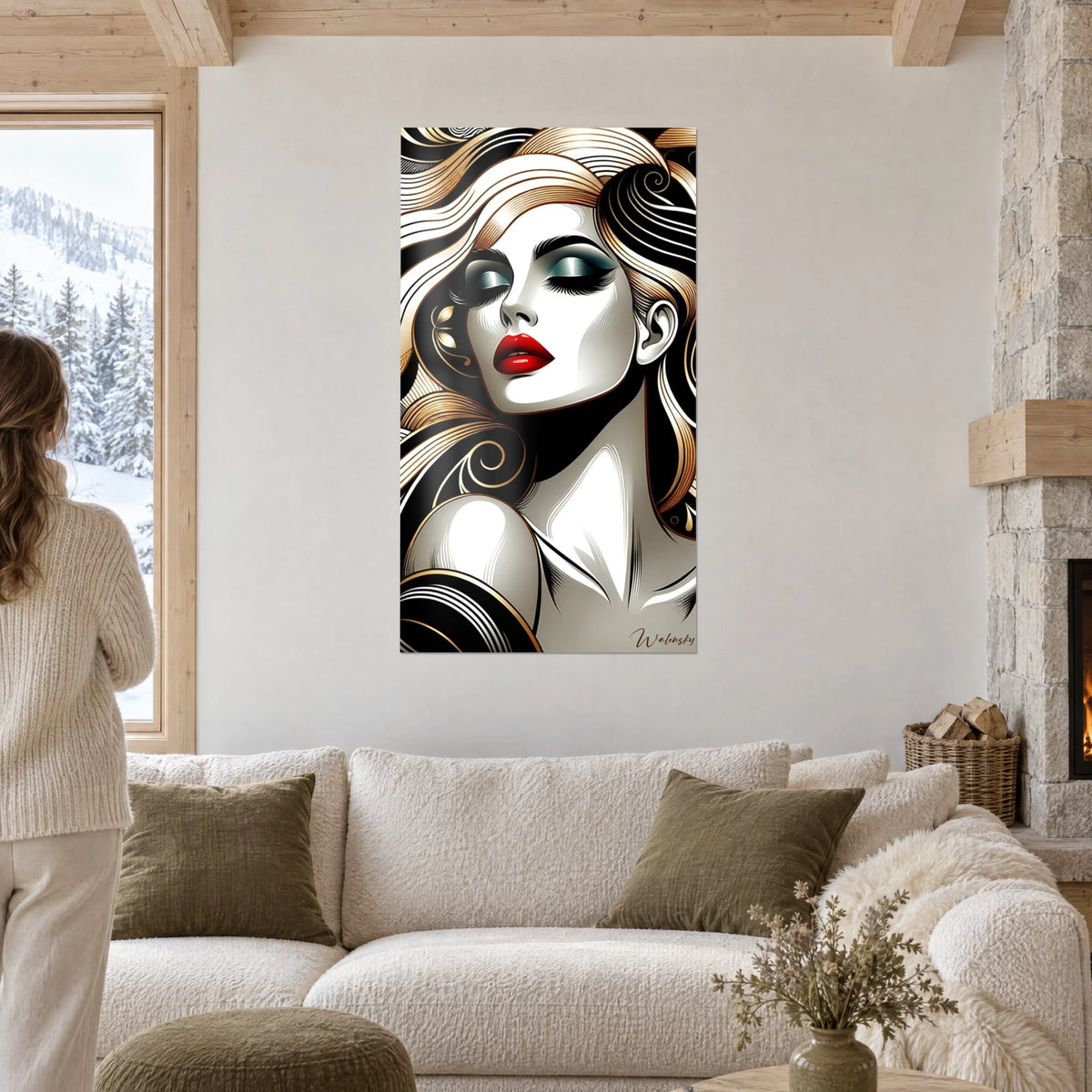 Tableau portrait de femme aux lèvres rouges, mèches blond doré et noir, une personne de dos, au-dessus d'un canapé dans un salon lumineux