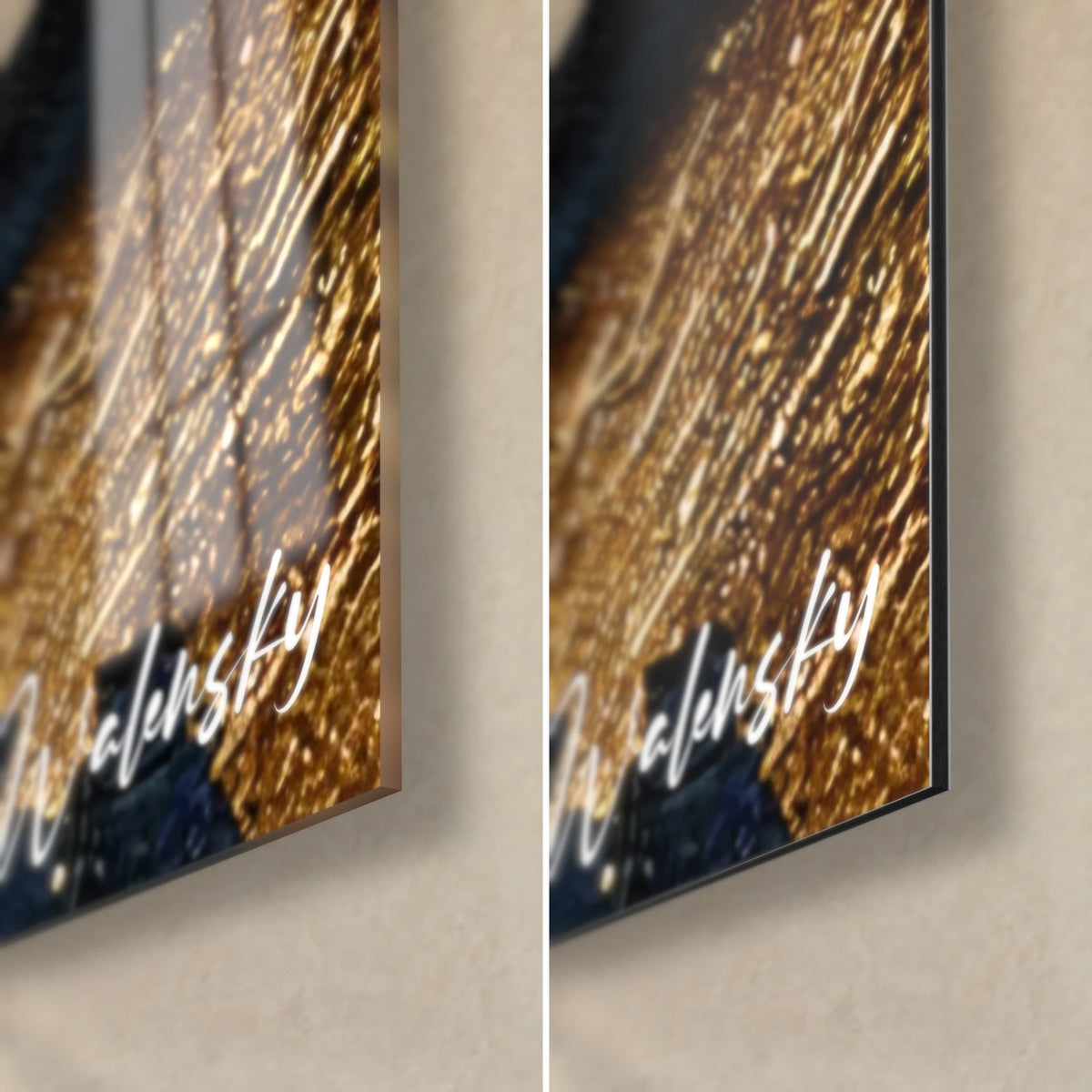 Quadro lince in oro e blu notte, angolo in basso a destra: vetro acrilico lucido con riflessi a sinistra, alluminio Dibond opaco a destra, spessore 3 mm