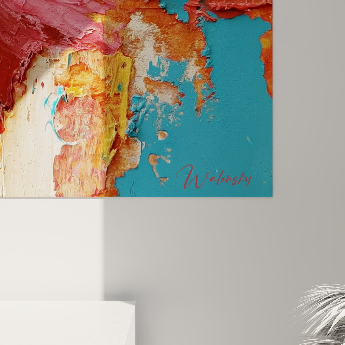 Empâtements épais et coulures de peinture bleue et rouge visibles de près sur la toile du skateur