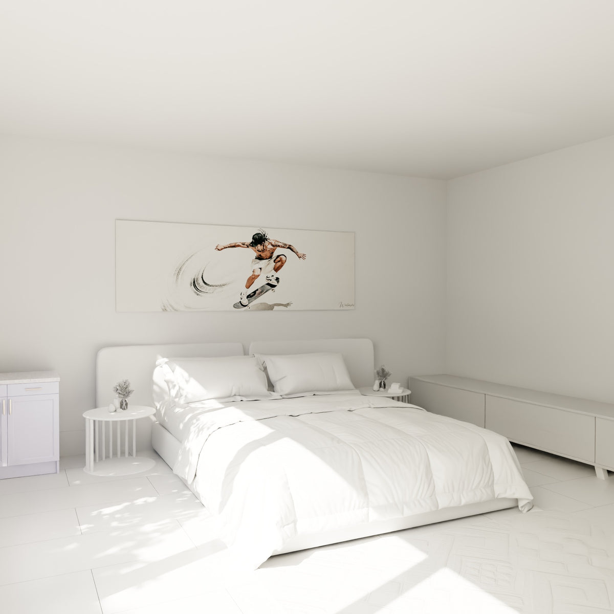Sauteur torse nu tatoué sur planche anthracite, tableau Skateboard au-dessus d'un lit dans une chambre claire