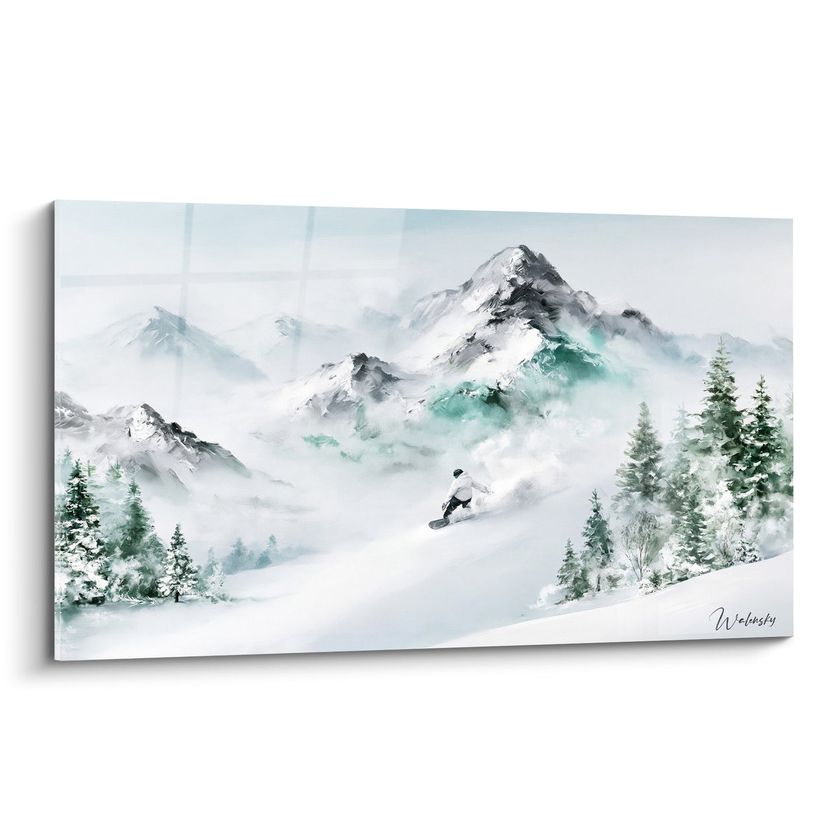 Snowboardeur blanc dévalant une pente enneigée entre sommets gris et brume turquoise pâle