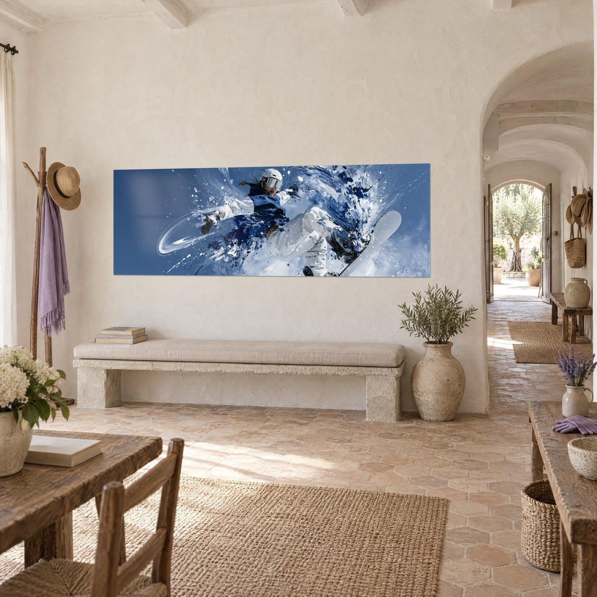 Tableau surfeuse des neiges projetée en l'air, éclats bleu nuit et blanc neigeux, panoramique dans un couloir voûté du mas