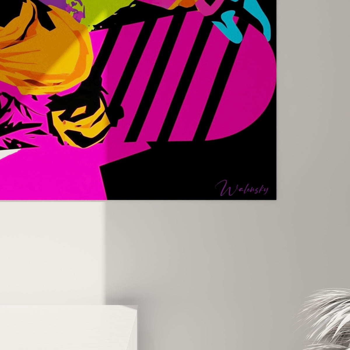 Détail des empâtements colorés orange et rose fuchsia sur la planche, grain pictural visible de près