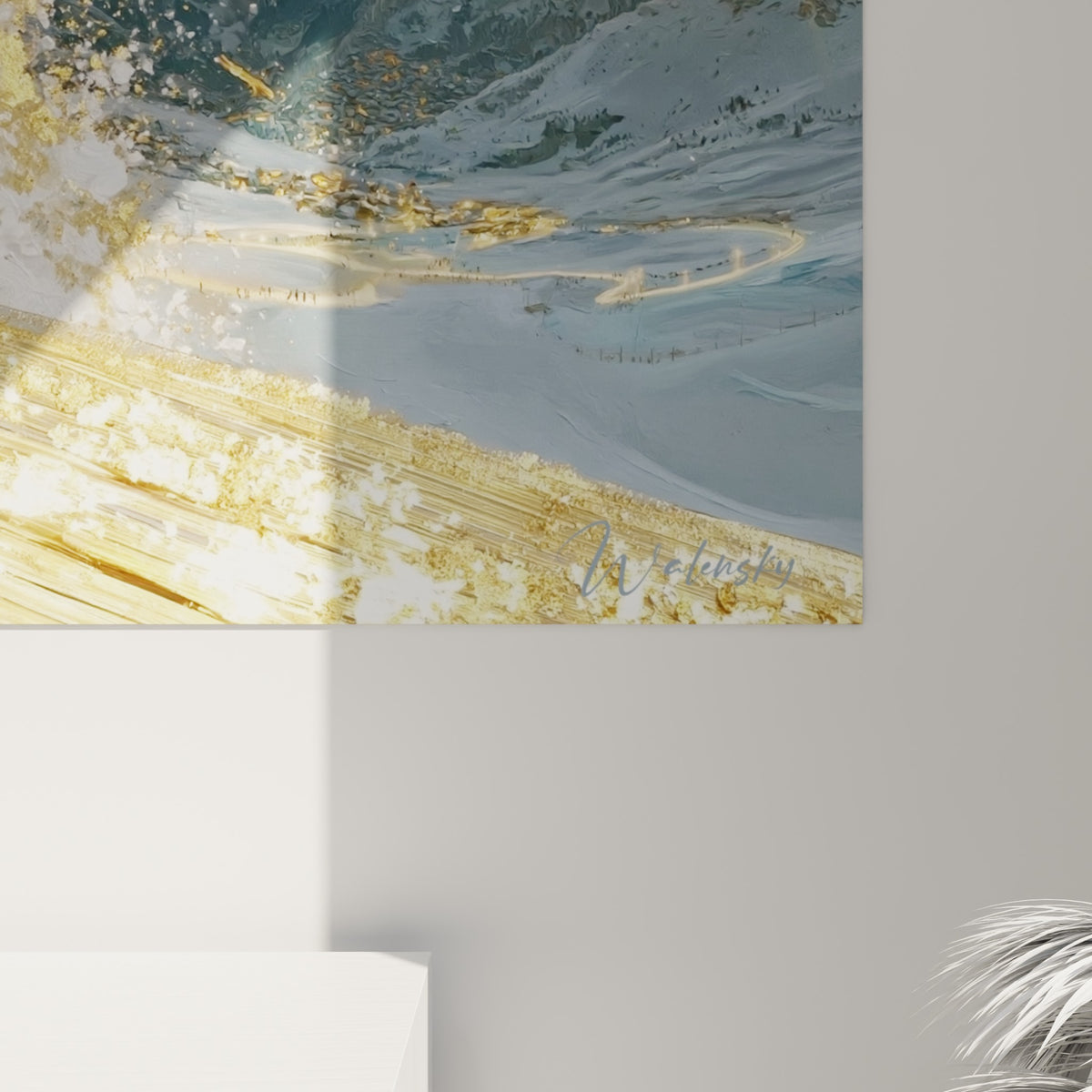 Empâtements dorés et coulures turquoise se mêlant en gros grain sur la vague peinte de ce tableau snowboard