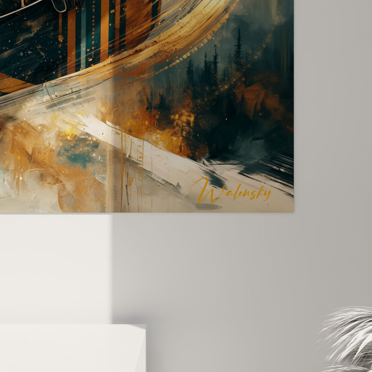 Éclats de peinture dorée et coulures anthracite se mêlant en gros relief sur la toile accrochée