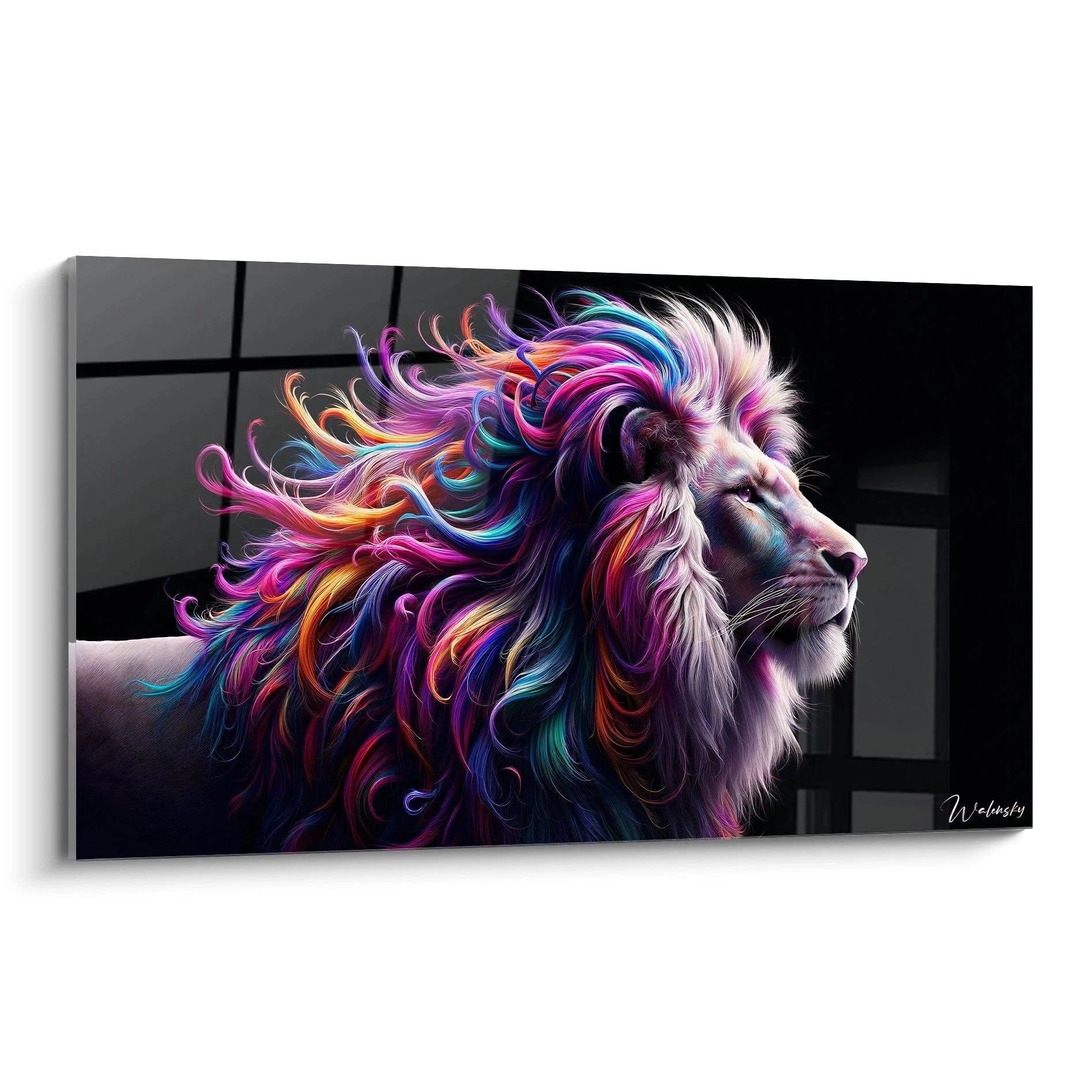 Un tableau d'animal présentant un lion de profil avec une crinière multicolore aux teintes vives. La texture soyeuse du pelage blanc du visage contraste avec les mèches ondulantes rose, violet, bleu, turquoise et orange de la crinière. Sur fond noir, le profil majestueux du félin est rehaussé par ces couleurs éclatantes qui semblent en mouvement.

