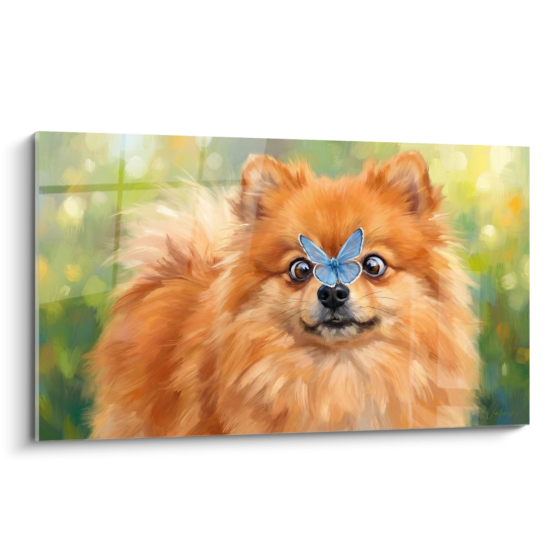 Portrait de Spitz Poméranien orange avec papillon bleu sur le museau, fond flou vert et doré, style artistique tendre