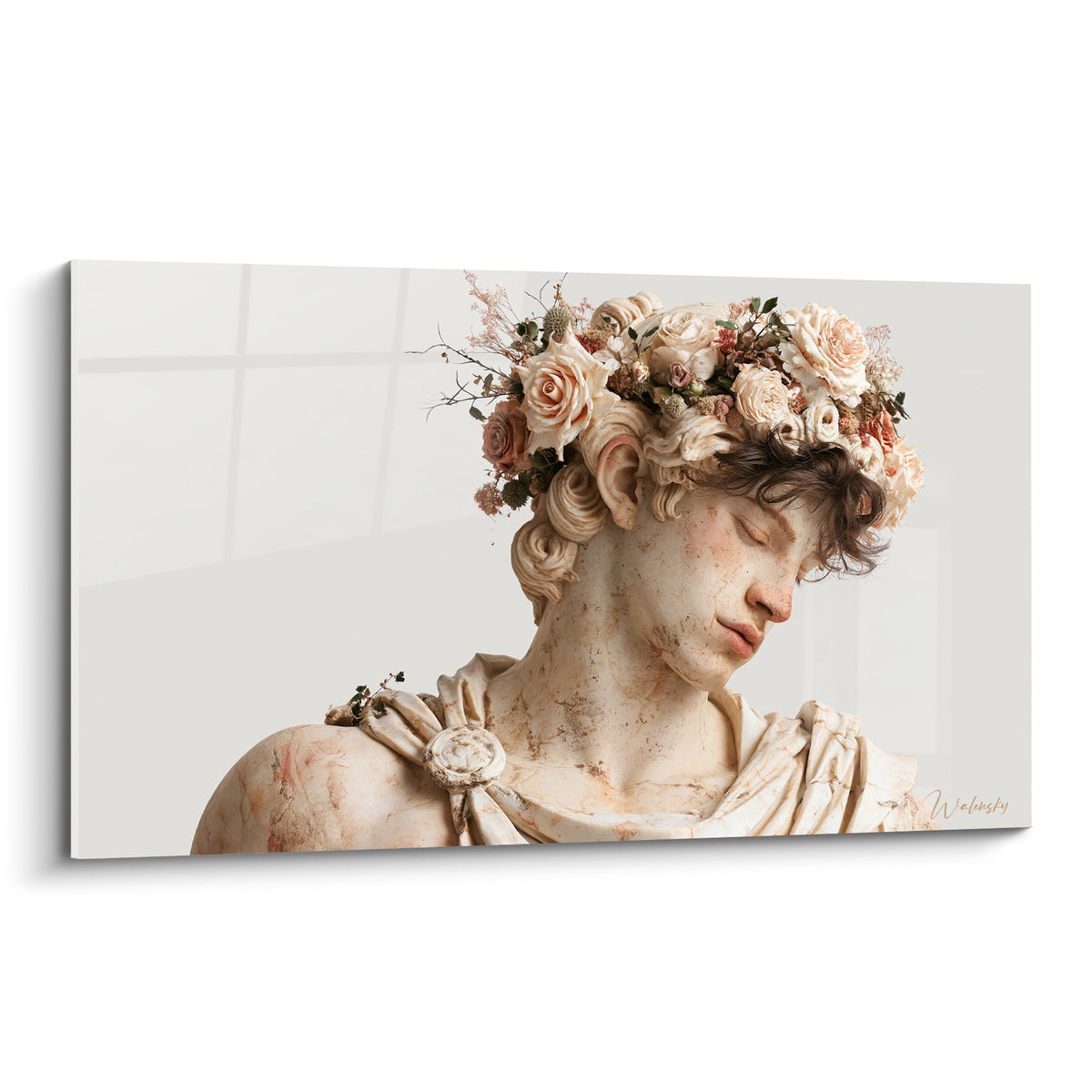 Buste antique ivoire couronné de roses roses et blanches, visage aux yeux clos, fond gris perle