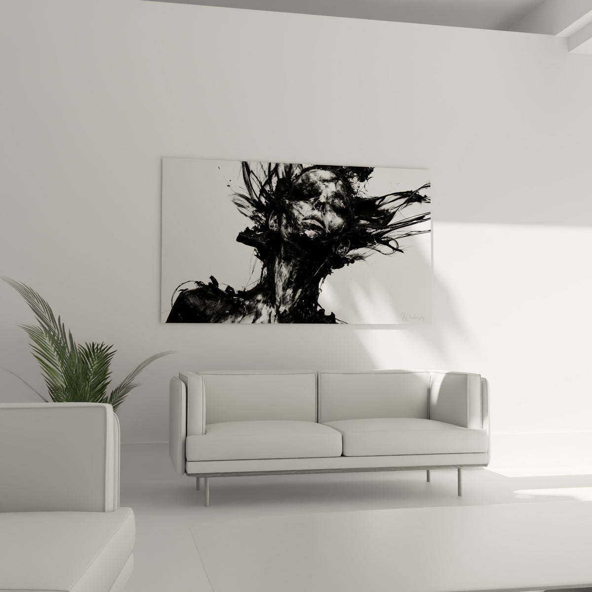 Œuvre expressionniste noir et blanc accrochée au-dessus d'un canapé dans un salon lumineux