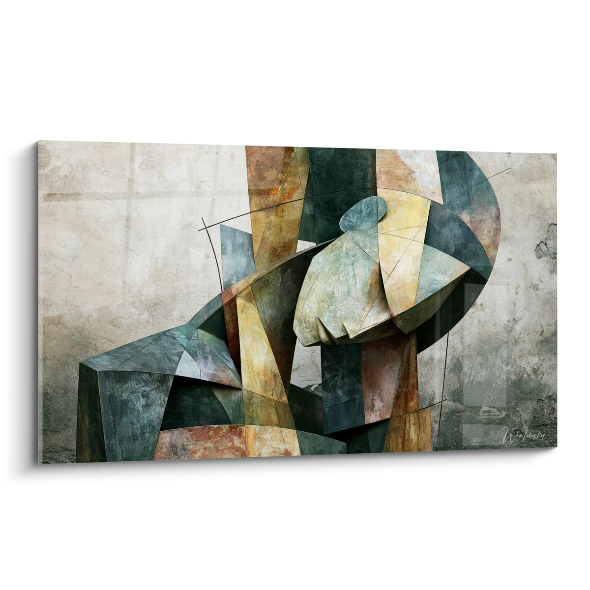 Statue cubiste aux plans vert anthracite et ocre doré, texture minérale sur fond gris patiné