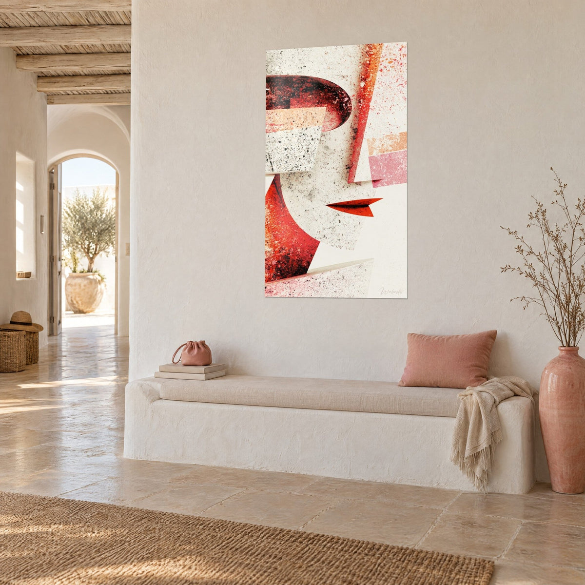 Gemälde Geometrisches Profil, mit leuchtendem Rot und blassem Rosa auf cremefarbenem Grund bespritzt, in einem mediterranen Gewölbegang