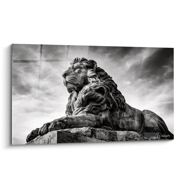 Tableau Lion gris anthracite sur socle de pierre - Veille ancestrale - Edition Statue