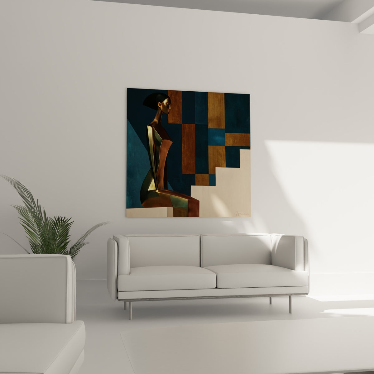 Profil sculptural bronze sur fond bleu marine, positionné au-dessus d'un canapé dans un salon lumineux