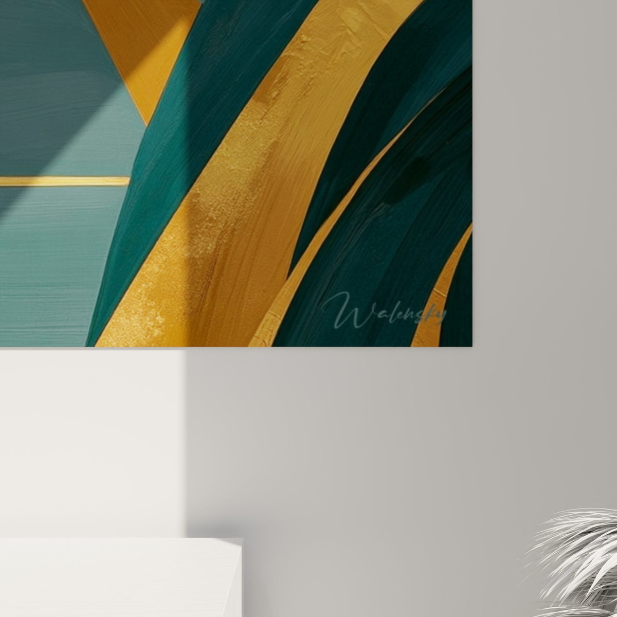 Détail du grain doré et bleu pétrole, traits texturés autour de l'oiseau et de la main peinte