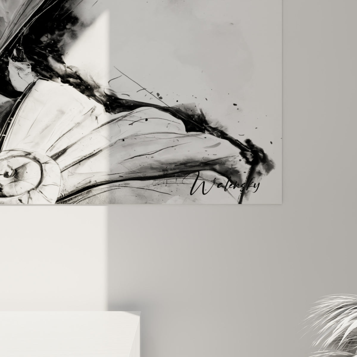 Coulures d'encre noire et grain texturé sur le profil sculpté, détail rapproché révélant la matière de l'impression