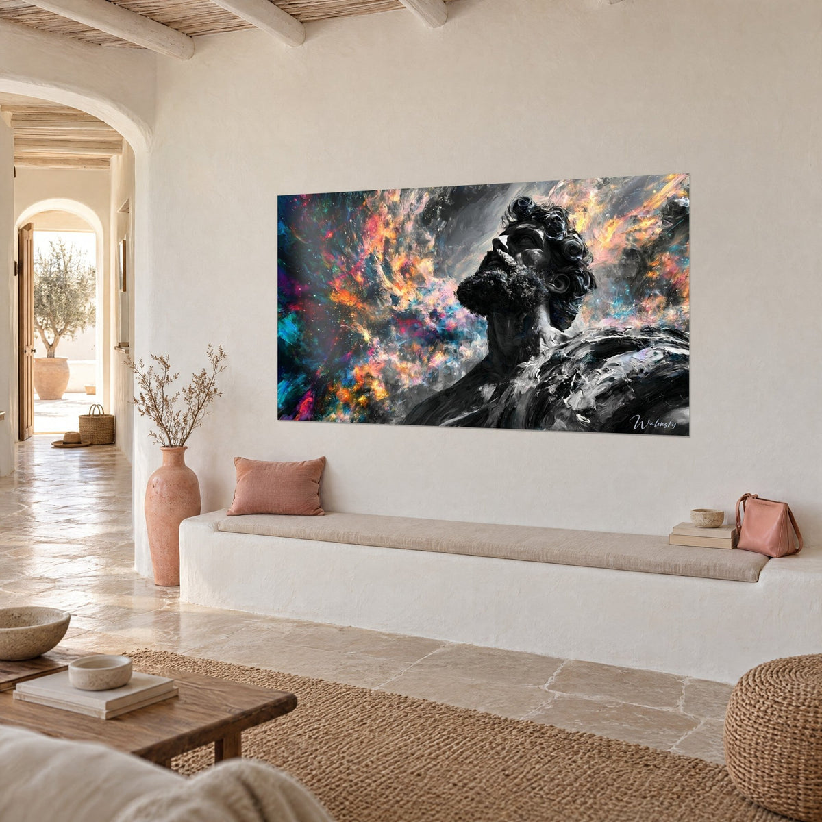 Quadro busto di marmo dai riccioli grigi di fronte a una nuvola cosmica arancione e turchese, vista di tre quarti, panca bianca