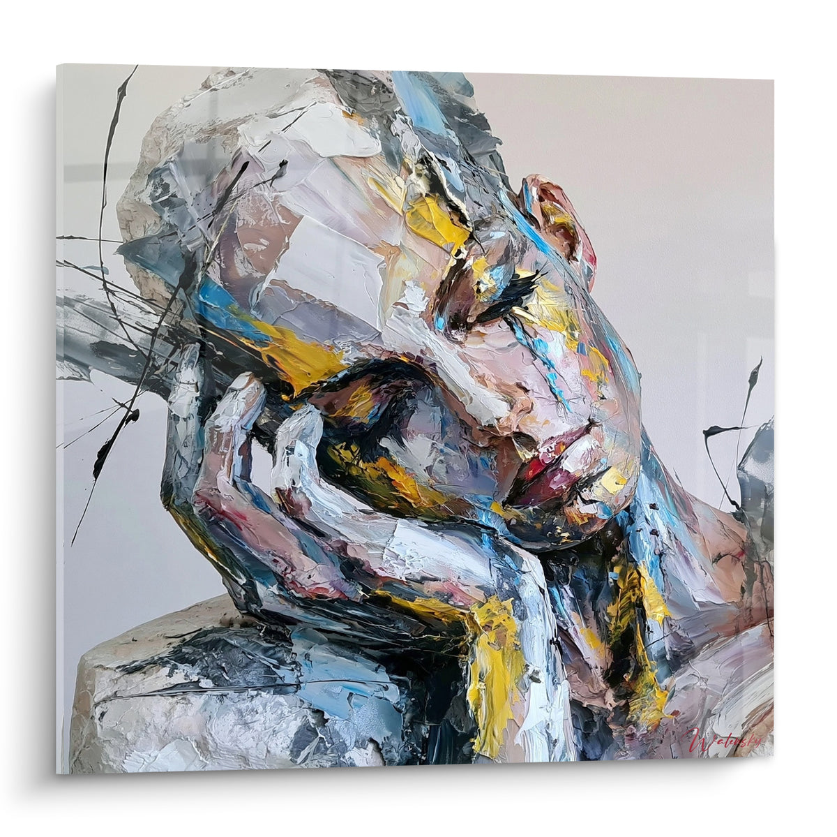 Statue peinte au visage penché, tons gris anthracite et jaune moutarde, texture au couteau