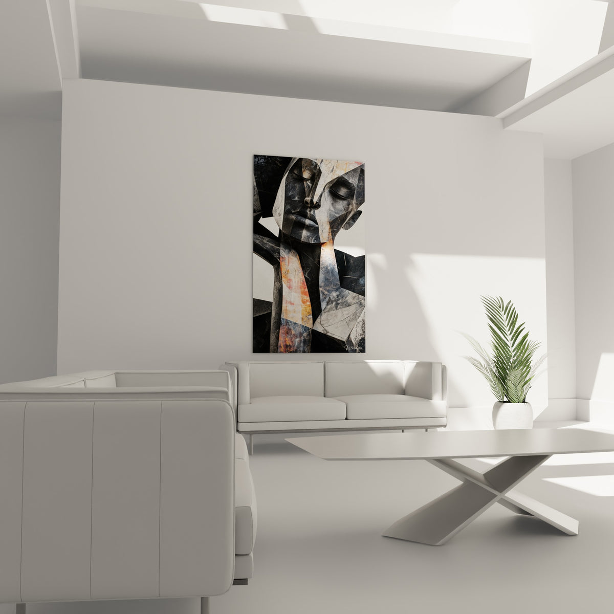 Portrait fragmenté statue aux tons anthracite et fauve, au-dessus d'un canapé dans un salon lumineux