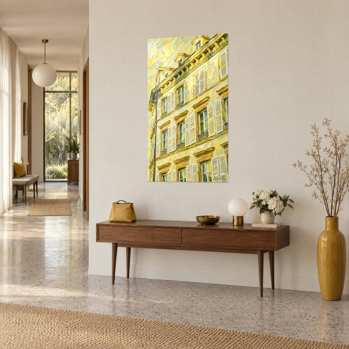 Cuadro edificio antiguo con ventanas y pequeños balcones de hierro forjado, piedra amarillo pálido y ocre, pintura gruesa, vista de tres cuartos en un pasillo
