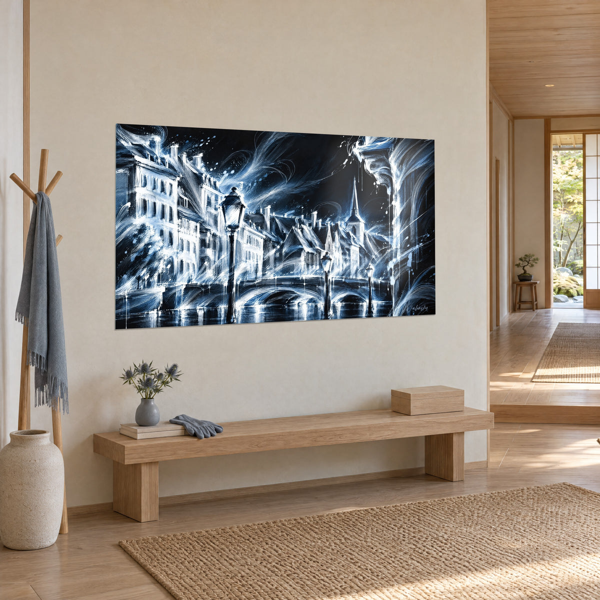 Schilderij van vakwerkhuizen in witte penseelstreken op een marineblauwe achtergrond, met gewelfde brug en lantaarns, driekwart japandi-zicht