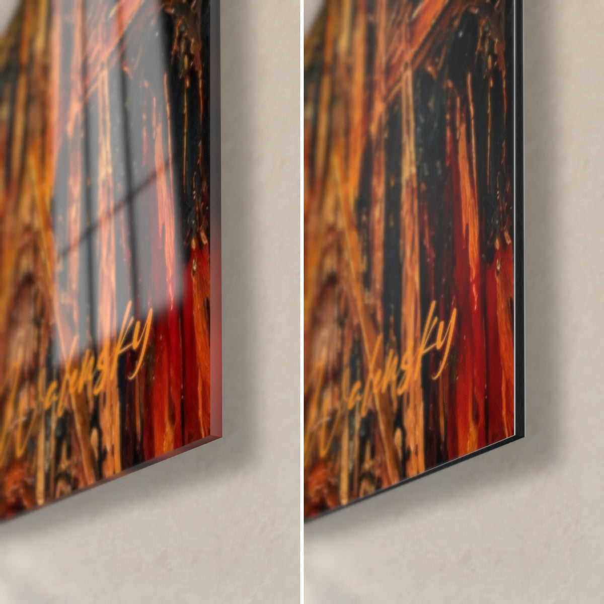 Quadro campanile gotico con riflessi arancio e rossi, angolo in basso a destra: vetro acrilico lucido a sinistra, alluminio Dibond opaco a destra