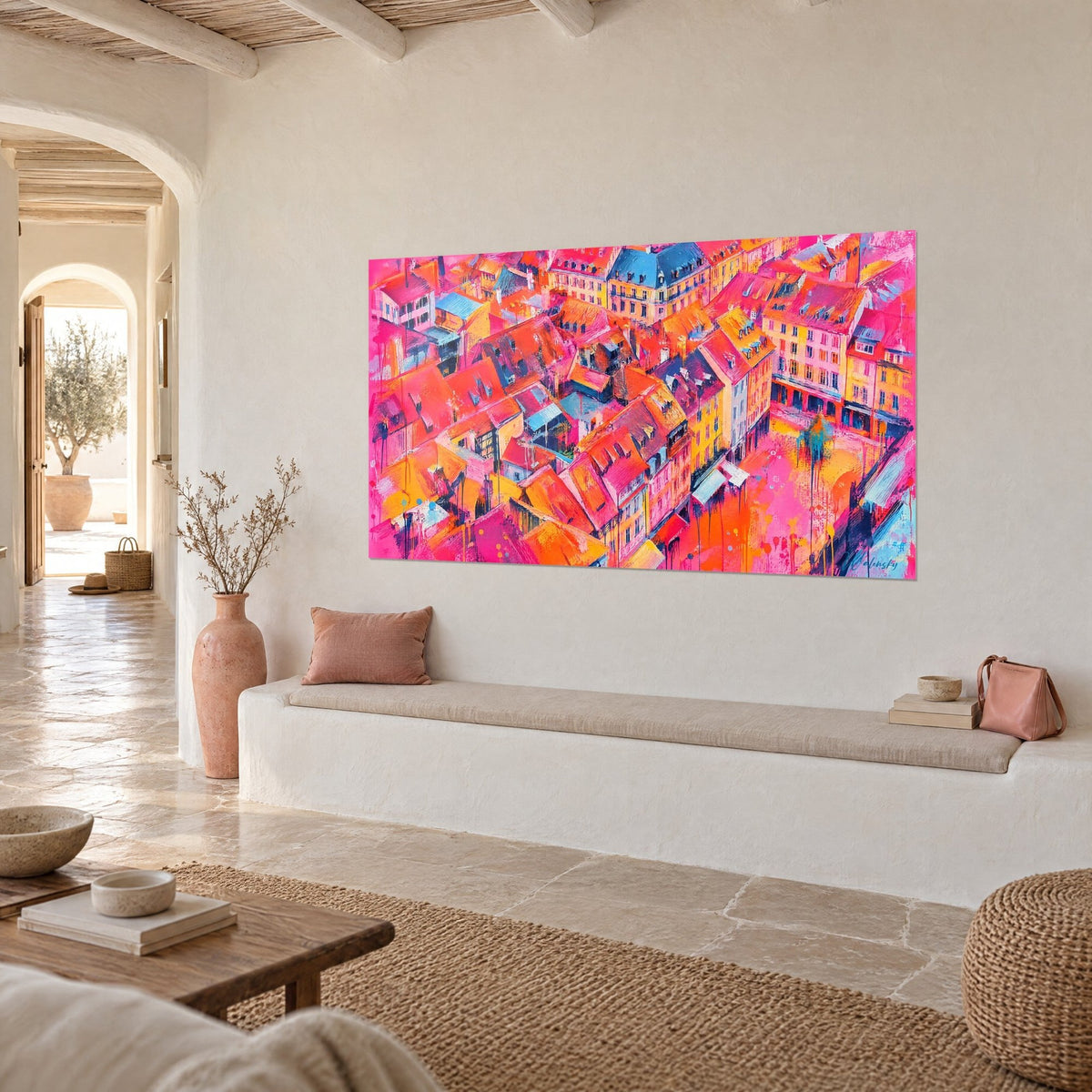 Quadro vertigine colorata su una città: camini indaco, muri ocra e colature, appeso in un soggiorno mediterraneo