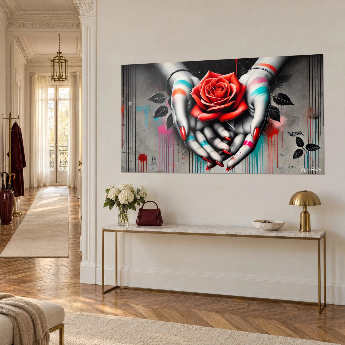 Schilderij boeket scharlakenrode bloemblaadjes tussen twee zwart-witte handpalmen, rood gelakte nagels, op een witte Haussmann-muur