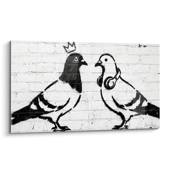 Quadro Duo di Piccioni in Bianco e Nero con Corona e Casco - Re della Strada - Edizione Street art stencil