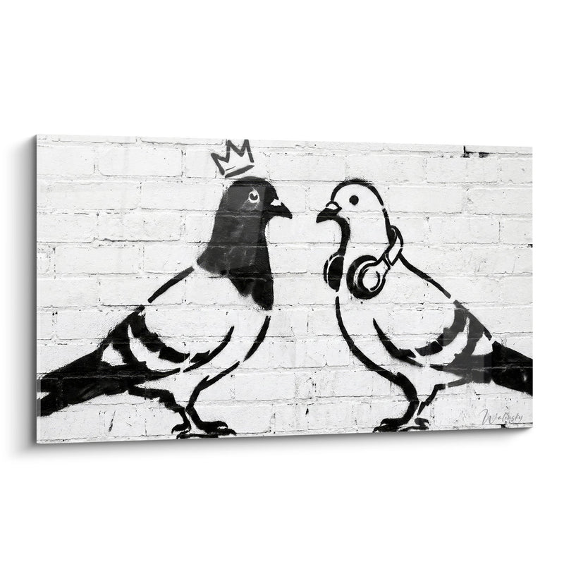 Quadro Duo di Piccioni in Bianco e Nero con Corona e Casco - Re della Strada - Edizione Street art stencil