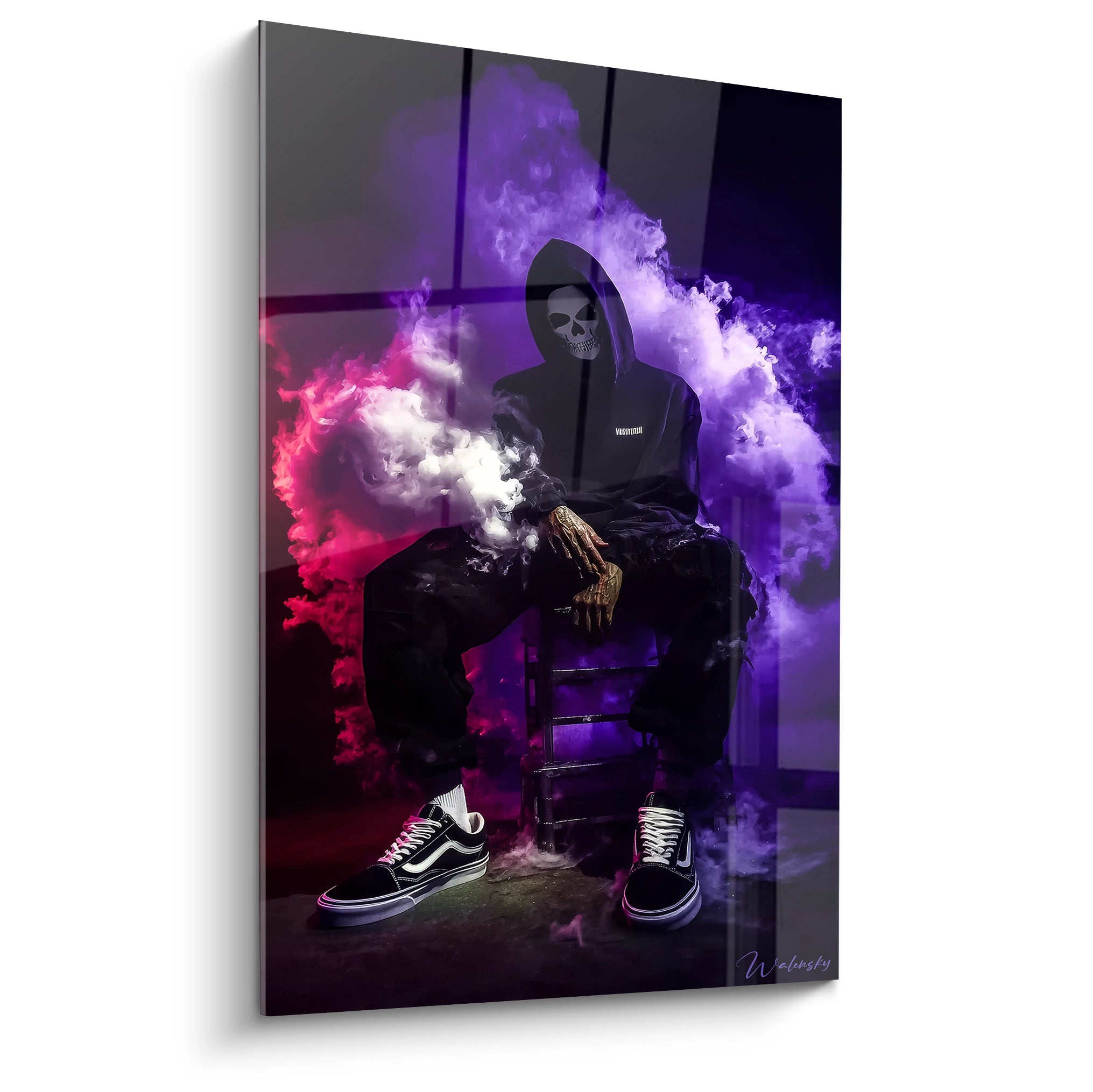 Tableau mural streetwear gothique avec un personnage masqué dans des nuages colorés