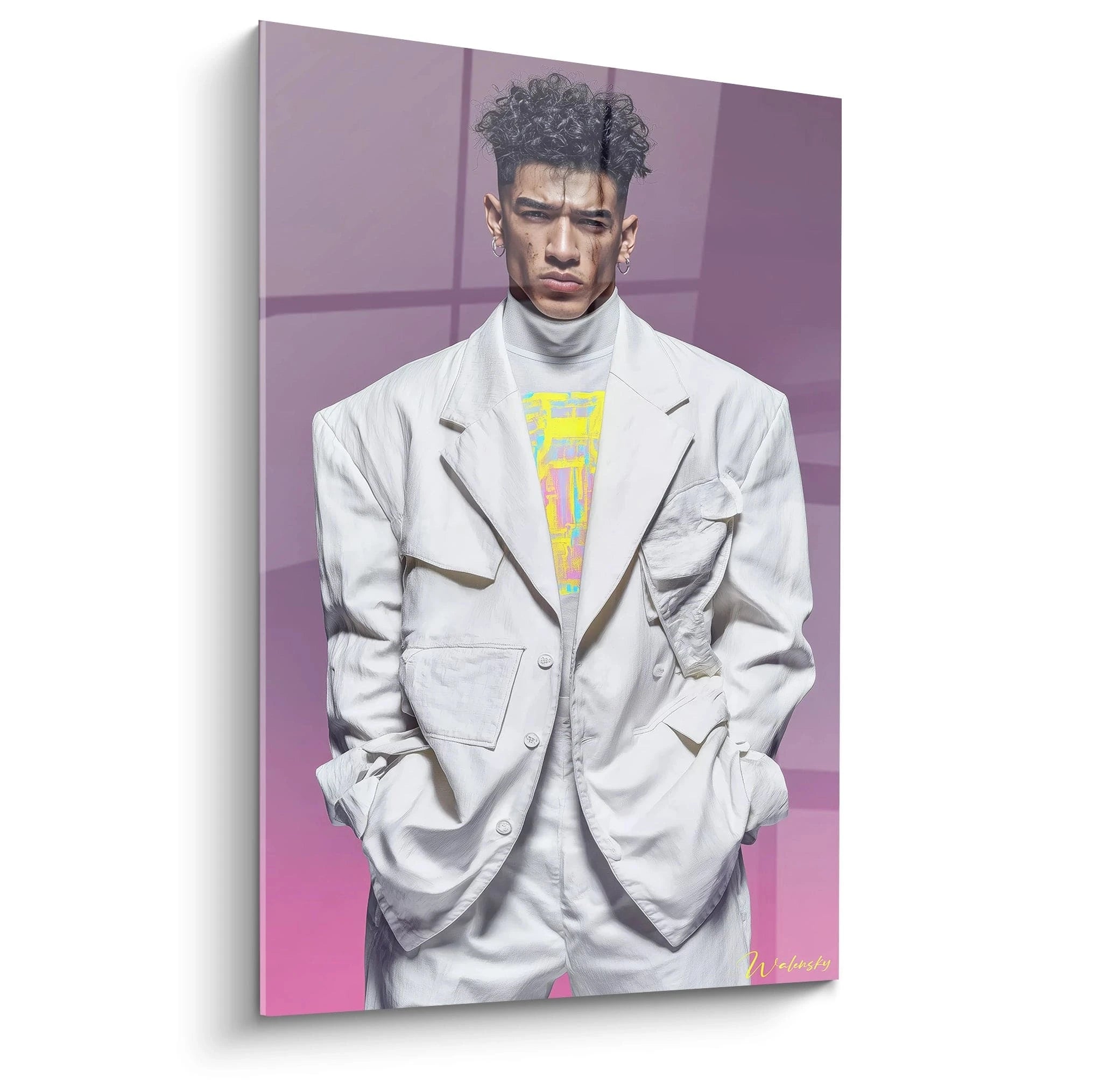 Tableau streetwear homme de Walensky représentant un modèle avec un costume blanc sur fond rose