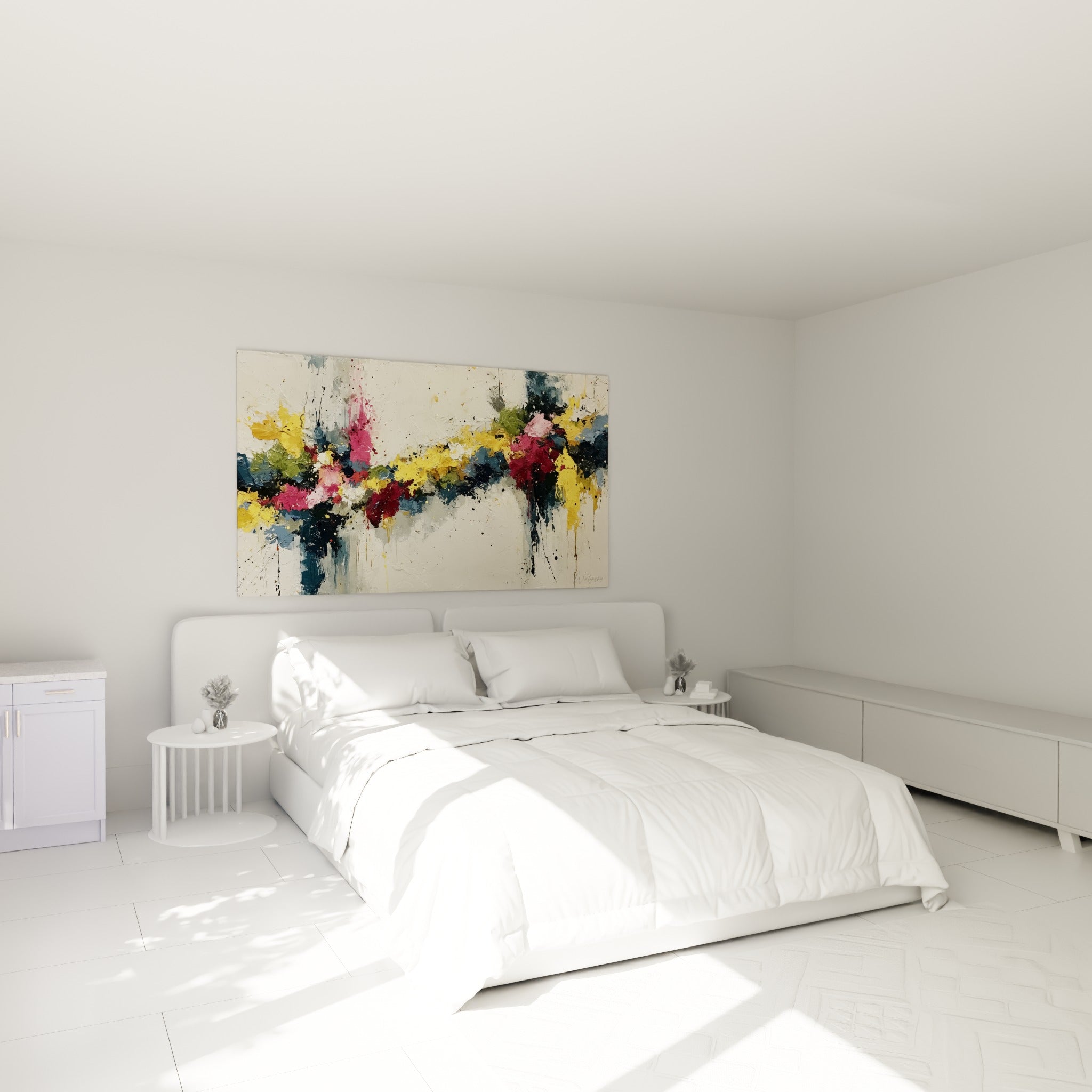 Éclats jaunes et bordeaux d'un tableau style peinture abstrait accroché au-dessus d'un lit dans une chambre claire